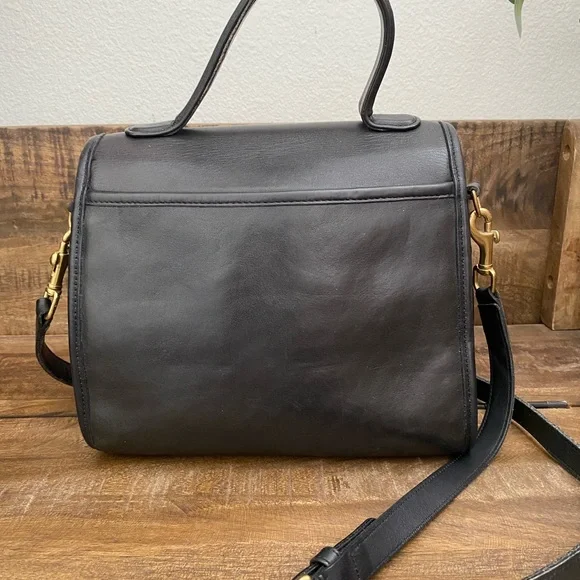 SOLD | Vintage Coach | Manor Bag - Picture 5 of 12